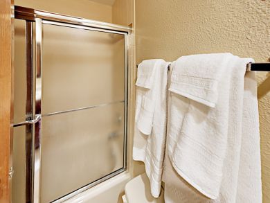 Avon Condo 936052