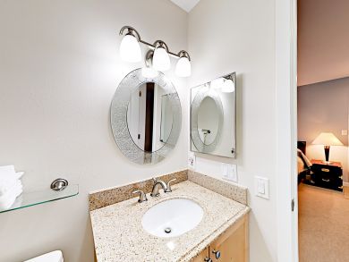 Avon Condo 936053
