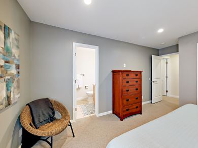 Avon Condo 936053