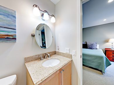Avon Condo 936053