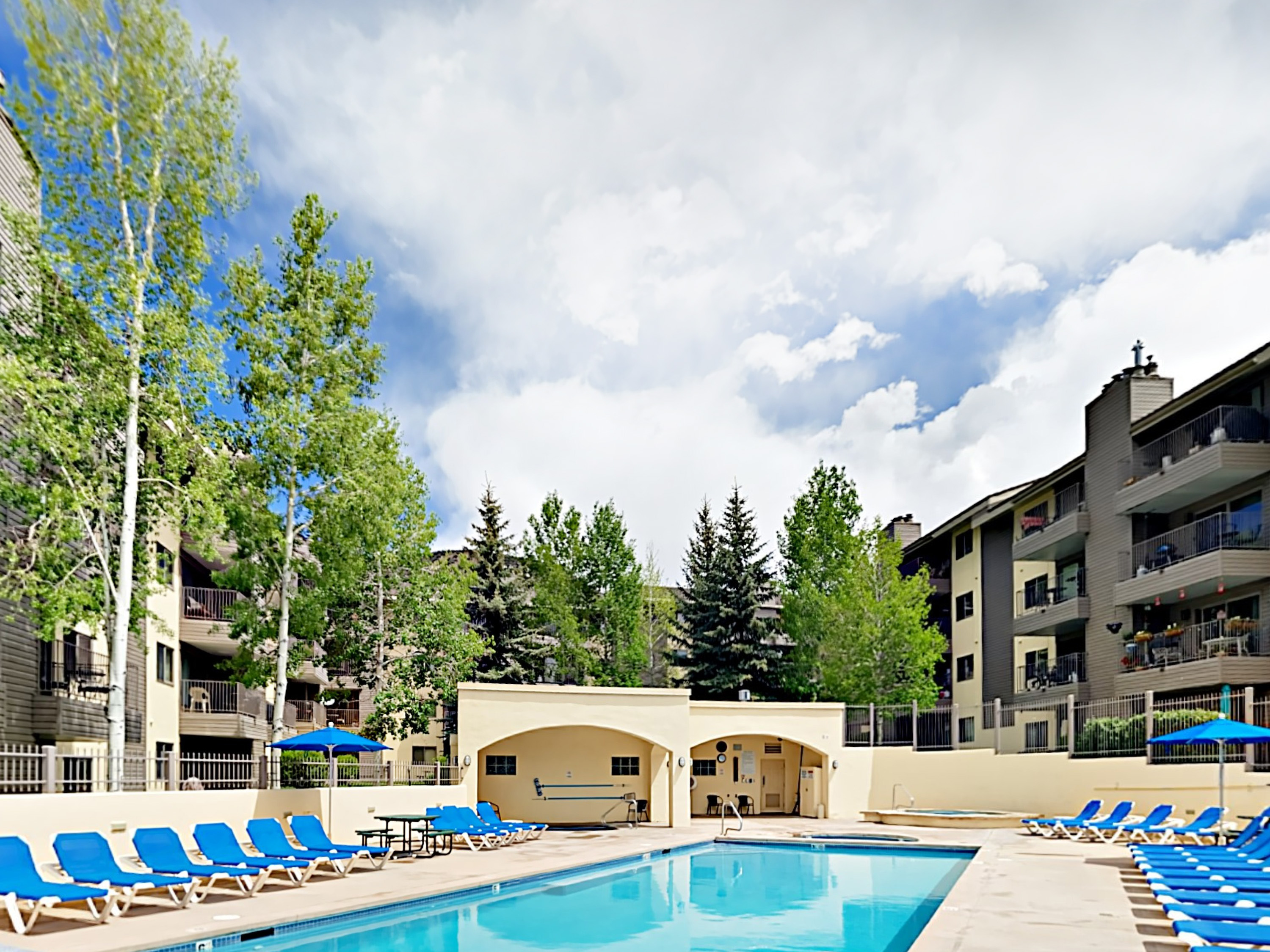 Avon Condo 936053