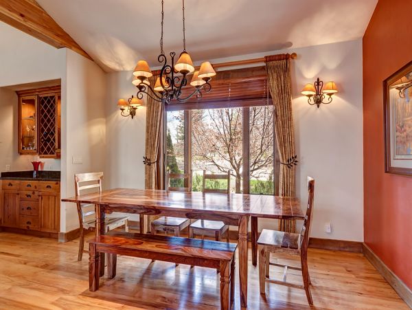 Luxury Four Bedroom Vacation Home in Eagle River 8 Guests