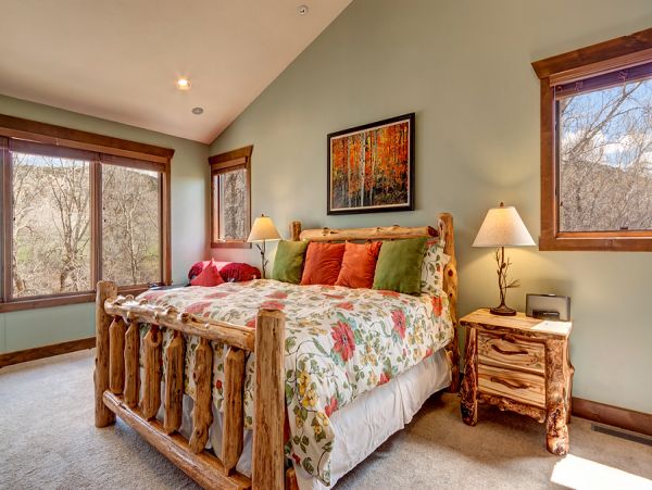 Luxury Four Bedroom Vacation Home in Eagle River 8 Guests