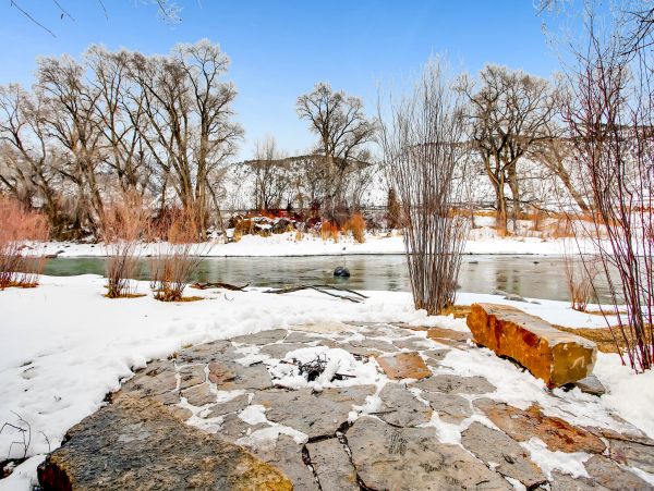 Luxury Four Bedroom Vacation Home in Eagle River 8 Guests