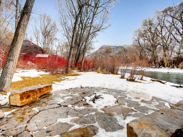 Luxury Four Bedroom Vacation Home in Eagle River 8 Guests