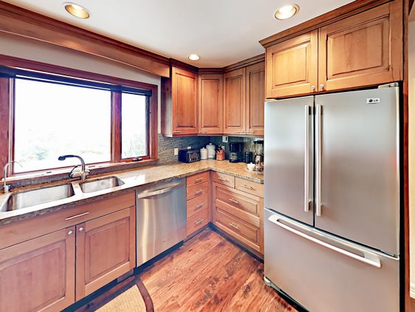 Avon Four Bedroom Mountain View Vacation Home Sleeps 10