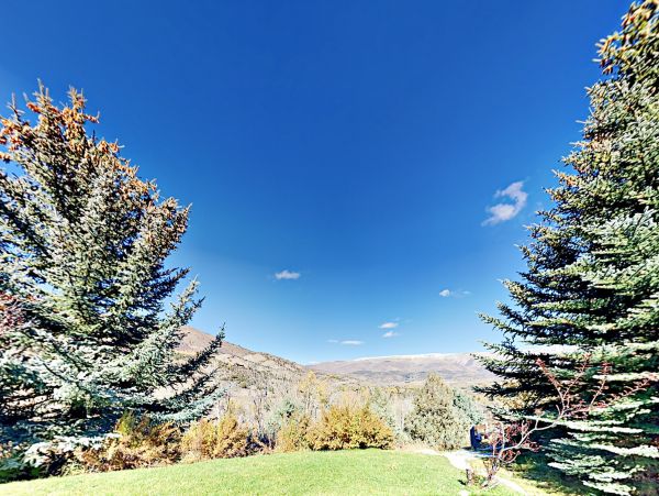 Avon Four Bedroom Mountain View Vacation Home Sleeps 10