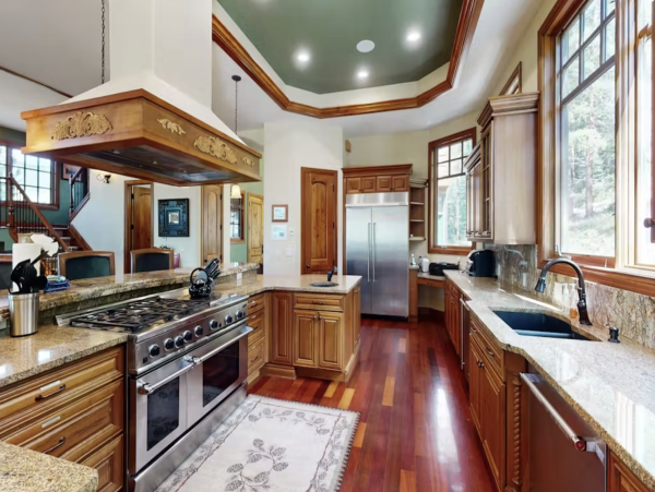 Keystone Six Bedroom Luxury Vacation Home Perfect Getaway 6,000 Sq Ft. NEW ARRIVAL!