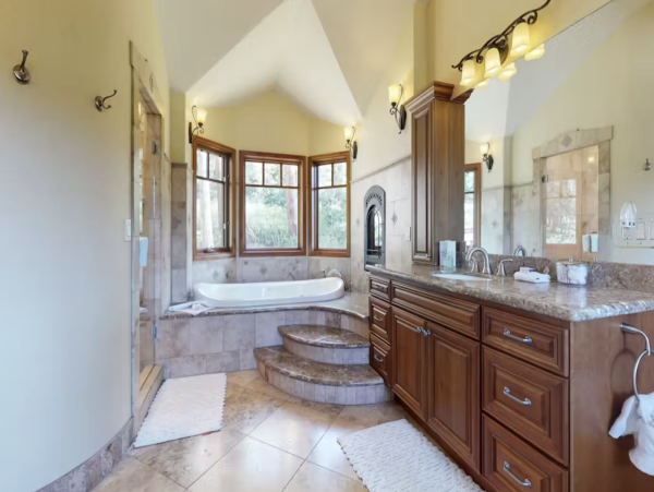 Keystone Six Bedroom Luxury Vacation Home Perfect Getaway 6,000 Sq Ft. NEW ARRIVAL!
