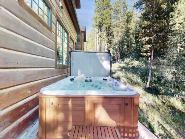 Keystone Six Bedroom Luxury Vacation Home Perfect Getaway 6,000 Sq Ft. NEW ARRIVAL!