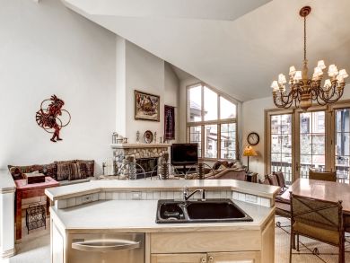 Ski-in/Ski-Out Four Bedroom Slope-side! Ski-in/Ski-Out Four Bedroom Slope-side!