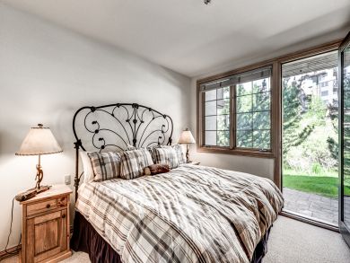 Ski-in/Ski-Out Four Bedroom Slope-side! Ski-in/Ski-Out Four Bedroom Slope-side!