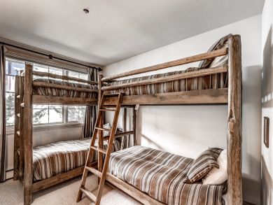Ski-in/Ski-Out Four Bedroom Slope-side! Ski-in/Ski-Out Four Bedroom Slope-side!