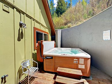 Mountain Studio in Vail with Shared Hot Tub Sleeps 4 Guests