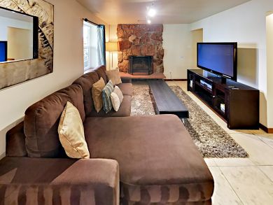 Mountain Studio in Vail with Shared Hot Tub Sleeps 4 Guests