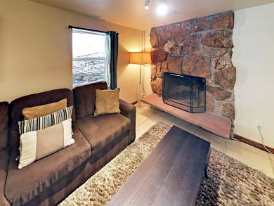Mountain Studio in Vail with Shared Hot Tub Sleeps 4 Guests