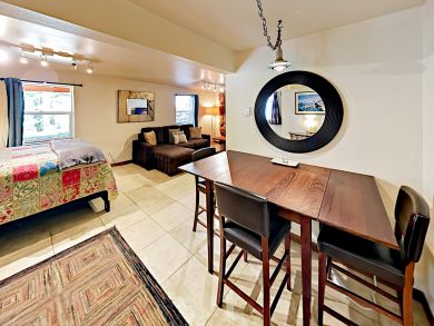 Mountain Studio in Vail with Shared Hot Tub Sleeps 4 Guests