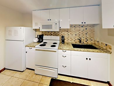 Mountain Studio in Vail with Shared Hot Tub Sleeps 4 Guests