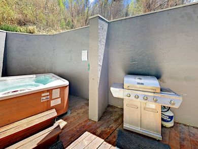 Mountain Studio in Vail with Shared Hot Tub Sleeps 4 Guests