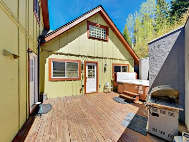 Mountain Studio in Vail with Shared Hot Tub Sleeps 4 Guests