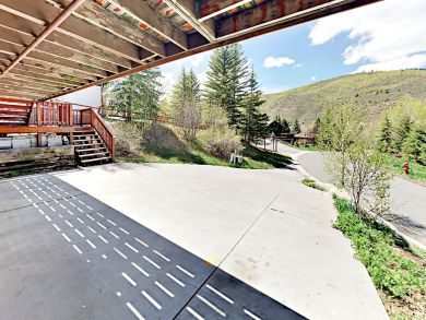 Mountain Studio in Vail with Shared Hot Tub Sleeps 4 Guests