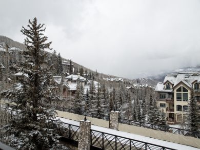 Mountain Studio in Vail with Shared Hot Tub Sleeps 4 Guests