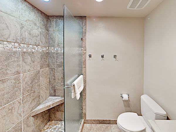 Sandstone Townhome with Private Hot tub and on Shuttle
