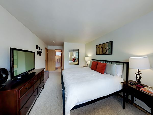 Townhome near Nottingham Lake