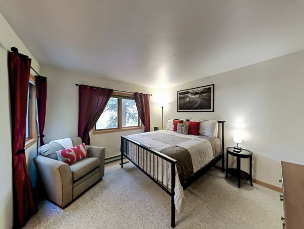 Townhome near Nottingham Lake