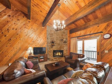 Steamboat Springs 4 Bedroom Ski Condo Sleeps 14 Walk to Lift
