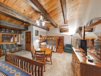 Steamboat Springs 4 Bedroom Ski Condo Sleeps 14 Walk to Lift