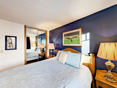 Steamboat Springs 4 Bedroom Ski Condo Sleeps 14 Walk to Lift