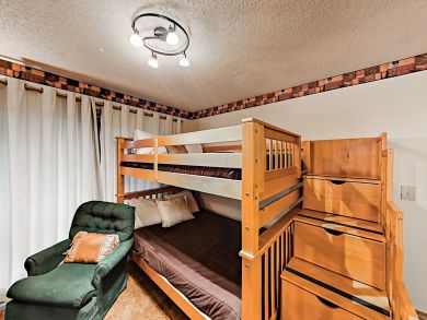 Steamboat Springs 4 Bedroom Ski Condo Sleeps 14 Walk to Lift