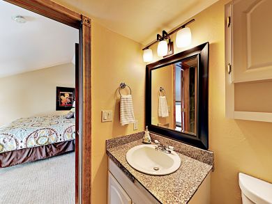 Beautiful Vail 3 Bedroom Vacation Townhouse Sleeps 8 Guests