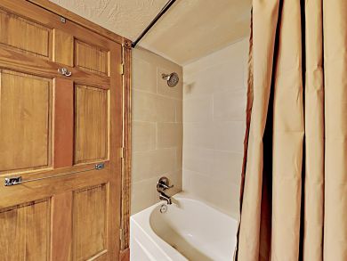 Beautiful Vail 3 Bedroom Vacation Townhouse Sleeps 8 Guests