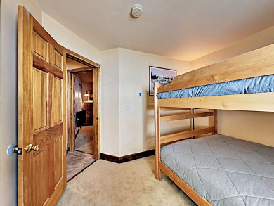 Beautiful Vail 3 Bedroom Vacation Townhouse Sleeps 8 Guests