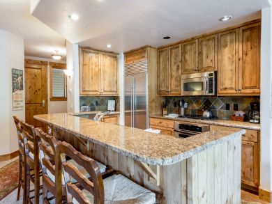Steamboat Ski-in/Ski-out with Pool and Hot Tub Steamboat Ski-in/Ski-out with Pool and Hot Tub