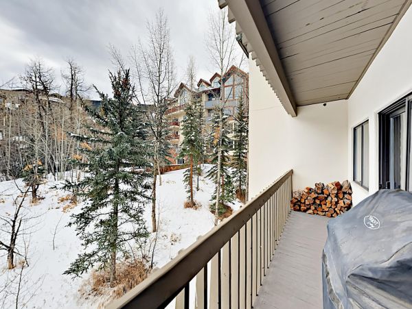 Ski-In/Ski-Out Condo with Hot Tub, Creek Views & Two Blocks to the Village!