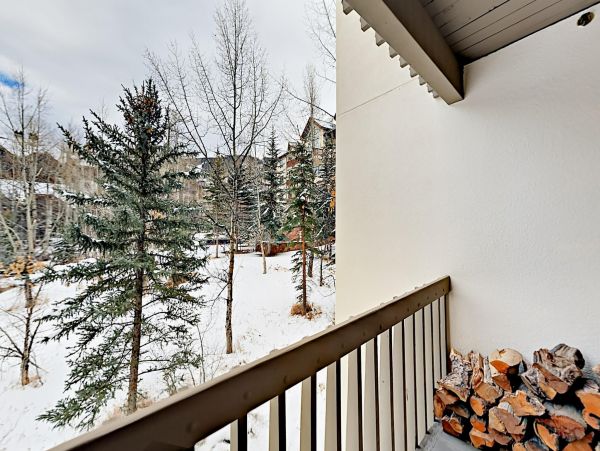 Ski-In/Ski-Out Condo with Hot Tub, Creek Views & Two Blocks to the Village!