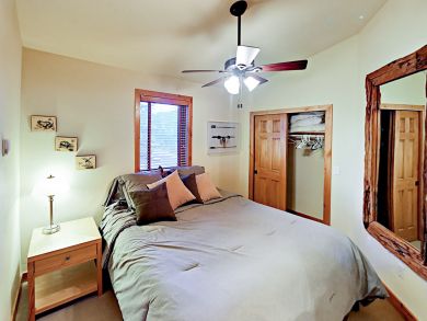 Spacious Five Bedroom - Short Walk to Main Street