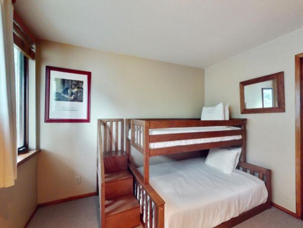 Luxurious 2BR/2BA Condo with Stunning Mountain Views