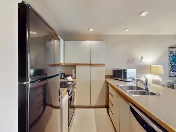 Luxurious 2BR/2BA Condo with Stunning Mountain Views