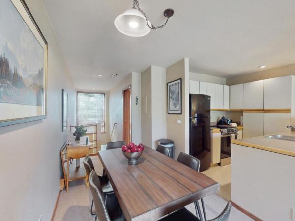 Luxurious 2BR/2BA Condo with Stunning Mountain Views