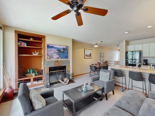 Luxurious 2BR/2BA Condo with Stunning Mountain Views
