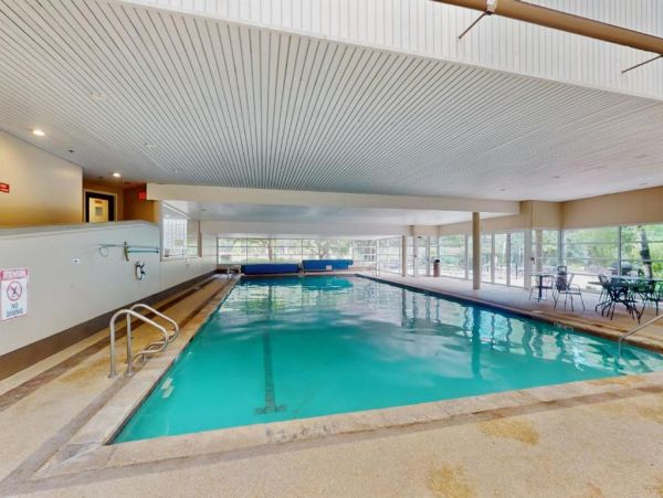 Luxurious 2BR/2BA Condo with Stunning Mountain Views