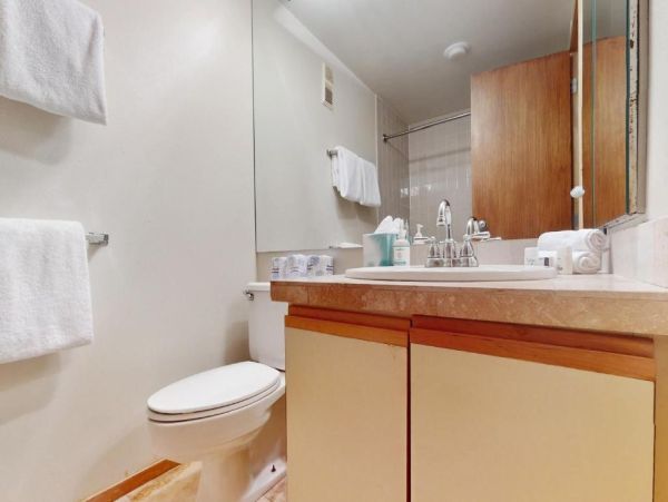 Luxurious 2BR/2BA Condo with Stunning Mountain Views
