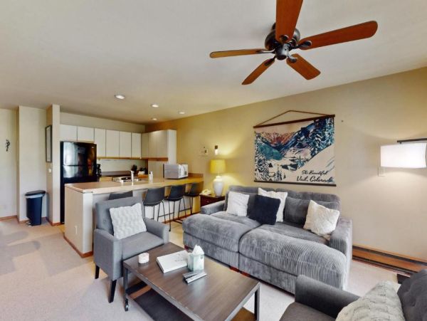 Luxurious 2BR/2BA Condo with Stunning Mountain Views