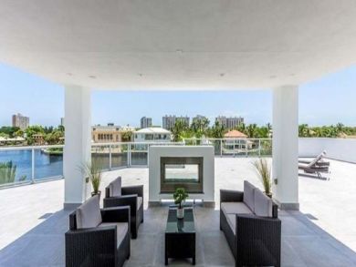 Luxury Six Bedroom Vacation Home in Fort Lauderdale