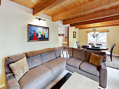 Nice 2 Bedroom Vacation Condo Sleeps 7 Guests in West Vail