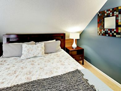 Nice 2 Bedroom Vacation Condo Sleeps 7 Guests in West Vail